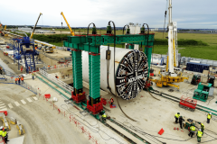 Tunnel-boring-machine-lift-launch-shaft