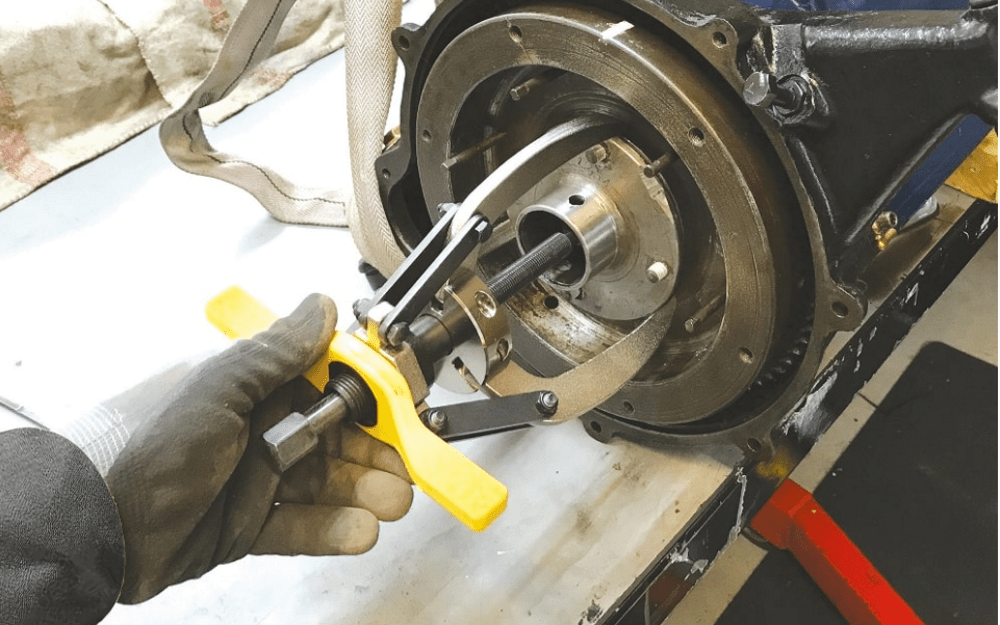puller tool for workshop