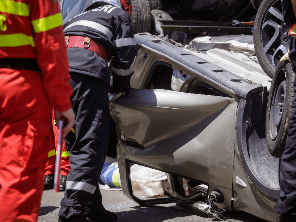 hydraulic rescue tools to open a car door