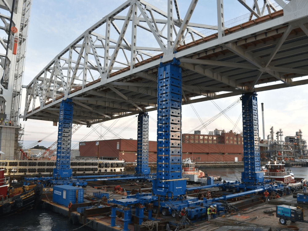 jack-up system used for accelerated bridge construction