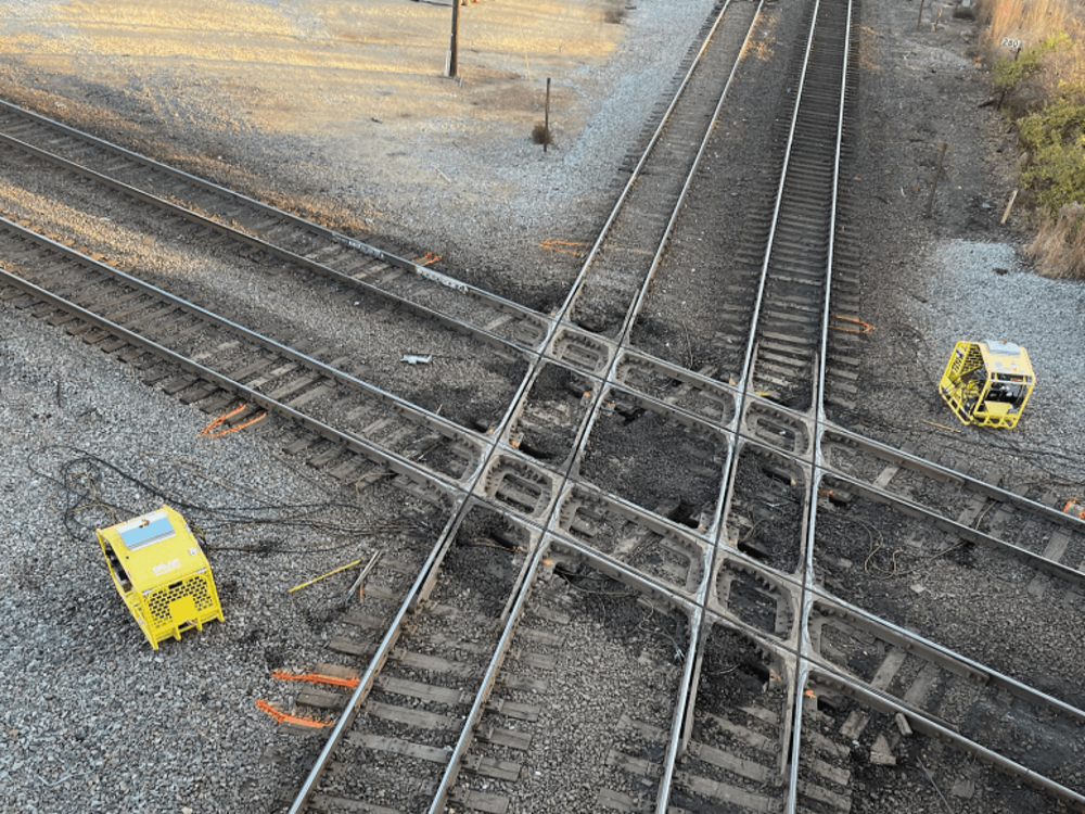 hydraulic rail track lifting system